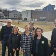 Ingrid Liland med flere på besøk i Bølerparken